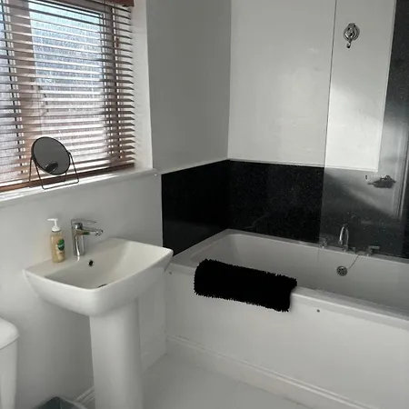 Nyaraló Nanny And Chips House